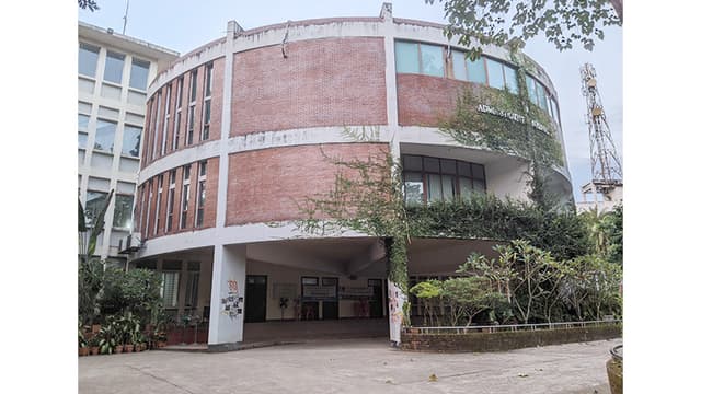 চুয়েটে ক্লাসে ফিরতে চান শিক্ষক-শিক্ষার্থীরা, বহাল ভিসি পুনর্বহালের দাবি