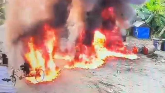 জ্বলন্ত সিগারেট থেকে অবৈধ তেলের গুদামে আগুন