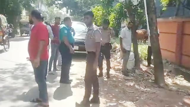 খুলনায় যুবককে গুলি করে টাকার ব্যাগ ছিনতাই