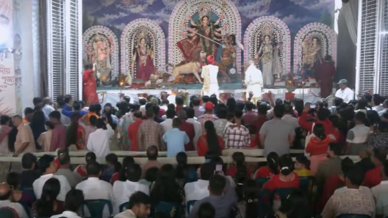মহাঅষ্টমীতে সন্ধিপূজায় দেশ ও মানুষের মঙ্গল কামনা মহাঅষ্টমীতে সন্ধিপূজায় দেশ ও মানুষের মঙ্গল কামনা