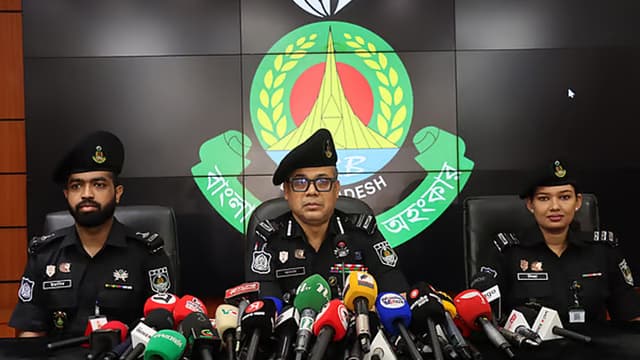 ছবিতে রাশিয়ার যুদ্ধক্ষেত্রে বাংলাদেশি যুবকদের ‘শিকার’ হিসেবে ব্যবহার, এসআরবির রোমহর্ষক তথ্য প্রকাশ সংক্রান্ত দৃশ্য