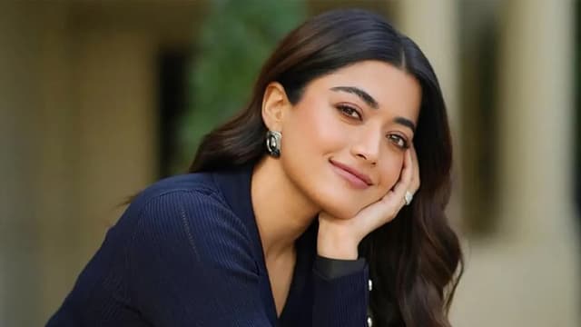 ‘পিরিয়ডকালীন’ সময়ে ছুটি নিয়ে কী বললেন রাশমিকা? ‘পিরিয়ডকালীন’ সময়ে ছুটি নিয়ে কী বললেন রাশমিকা?