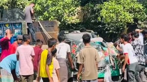 টেকনাফে পিকআপ-সিএনজি সংঘর্ষে নিহত ২, আহত ৪ ছবিতে টেকনাফে পিকআপ-সিএনজি সংঘর্ষে নিহত ২, আহত ৪ সংক্রান্ত দৃশ্য