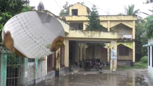 গাইবান্ধায় রোহিঙ্গাসহ অর্ধশতাধিক বিদেশি ও ভুয়া ব্যক্তির নামে জন্মসনদ ছবিতে গাইবান্ধায় রোহিঙ্গাসহ অর্ধশতাধিক বিদেশি ও ভুয়া ব্যক্তির নামে জন্মসনদ সংক্রান্ত দৃশ্য