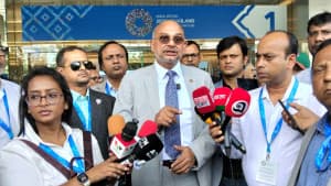 জনগণের সরকার বলেই বাজারের সঙ্গে জ্বালানি তেলের দাম সমন্বয় করা হচ্ছে: অর্থ উপদেষ্টা ছবিতে জনগণের সরকার বলেই বাজারের সঙ্গে জ্বালানি তেলের দাম সমন্বয় করা হচ্ছে: অর্থ উপদেষ্টা সংক্রান্ত দৃশ্য