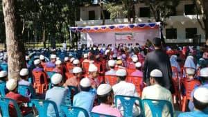 খুদ্দামুল কোরআনের উদ্যোগে পঞ্চগড়ে ৩০০ শিক্ষার্থীর মাঝে কোরআন বিতরণ ছবিতে খুদ্দামুল কোরআনের উদ্যোগে পঞ্চগড়ে ৩০০ শিক্ষার্থীর মাঝে কোরআন বিতরণ সংক্রান্ত দৃশ্য
