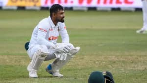 টেস্টে নতুন ইতিহাস গড়লেন লিটন দাস ছবিতে টেস্টে নতুন ইতিহাস গড়লেন লিটন দাস সংক্রান্ত দৃশ্য