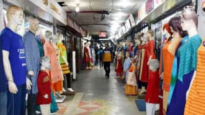 বৃহস্পতিবার রাজধানীর যেসব এলাকায় মার্কেট বন্ধ ছবিতে বৃহস্পতিবার রাজধানীর যেসব এলাকায় মার্কেট বন্ধ সংক্রান্ত দৃশ্য