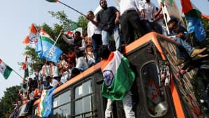 নির্বাচনপ্রধানের পদত্যাগের দাবিতে দিল্লিতে হাজারো মানুষের বিক্ষোভ ছবিতে নির্বাচনপ্রধানের পদত্যাগের দাবিতে দিল্লিতে হাজারো মানুষের বিক্ষোভ সংক্রান্ত দৃশ্য
