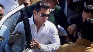 সালমান খানকে দিল্লি হাইকোর্টের নোটিশ ছবিতে সালমান খানকে দিল্লি হাইকোর্টের নোটিশ সংক্রান্ত দৃশ্য