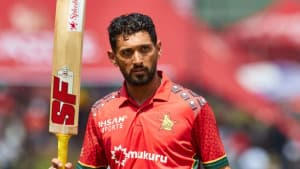 বাংলাদেশ ও আফগানিস্তানের বিপক্ষে ত্রিদেশীয় সিরিজে জিম্বাবুয়ের নেতৃত্বে রাজা ছবিতে বাংলাদেশ ও আফগানিস্তানের বিপক্ষে ত্রিদেশীয় সিরিজে জিম্বাবুয়ের নেতৃত্বে রাজা সংক্রান্ত দৃশ্য