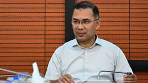 ডেঙ্গু নিয়ে জনসচেতনতায় পাড়া-মহল্লায় মাইকিংয়ের নির্দেশ প্রধানমন্ত্রীর ছবিতে ডেঙ্গু নিয়ে জনসচেতনতায় পাড়া-মহল্লায় মাইকিংয়ের নির্দেশ প্রধানমন্ত্রীর সংক্রান্ত দৃশ্য