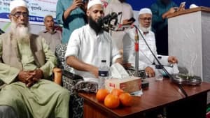 ওয়াজ মাহফিলে একহালি কমলা বিক্রি হলো ৫০ হাজার টাকায়! ছবিতে ওয়াজ মাহফিলে একহালি কমলা বিক্রি হলো ৫০ হাজার টাকায়! সংক্রান্ত দৃশ্য