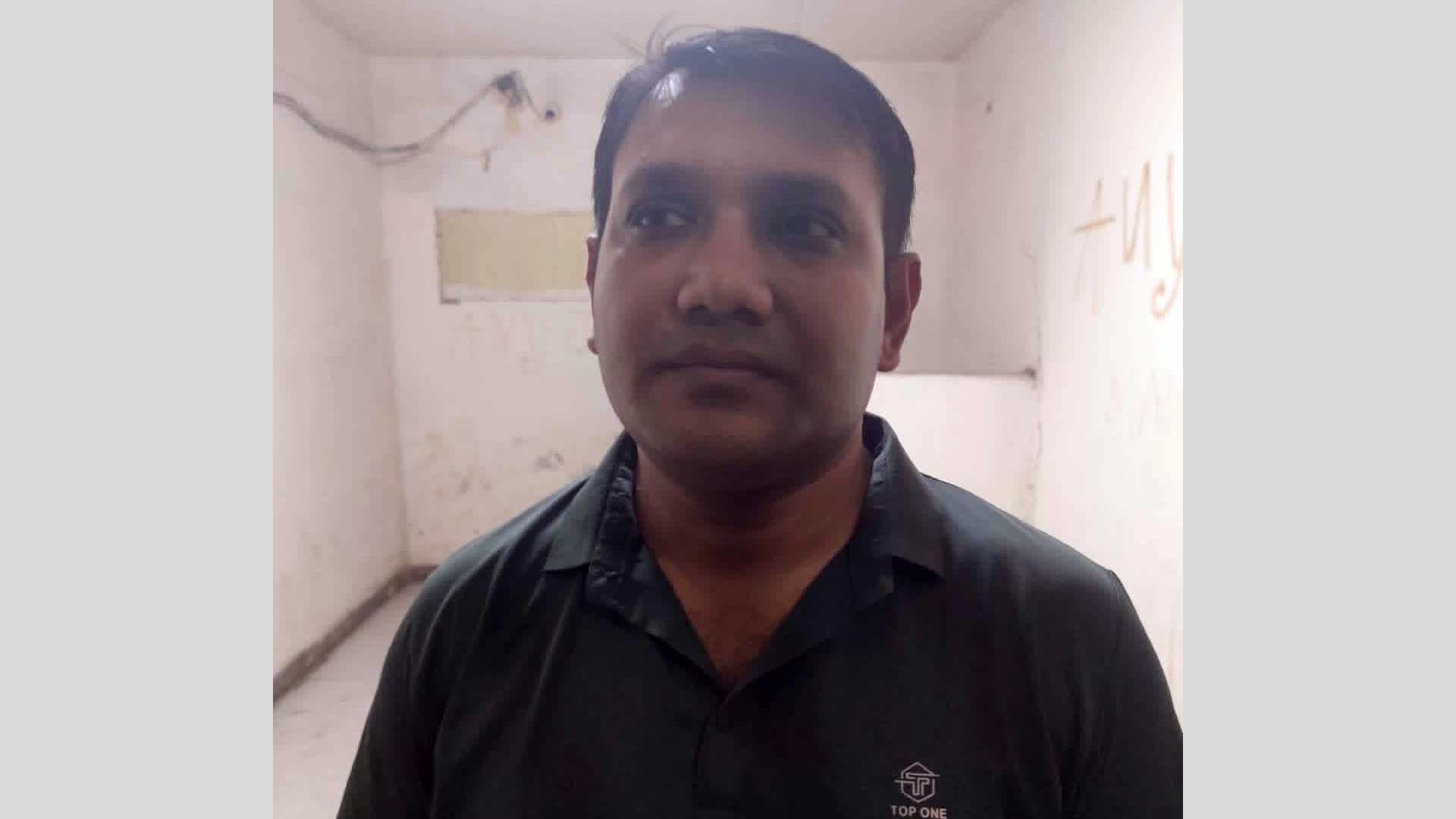 মোহাম্মদপুরে কার্যক্রম নিষিদ্ধ আওয়ামী লীগ নেতা গ্রেফতার মোহাম্মদপুরে কার্যক্রম নিষিদ্ধ আওয়ামী লীগ নেতা গ্রেফতার