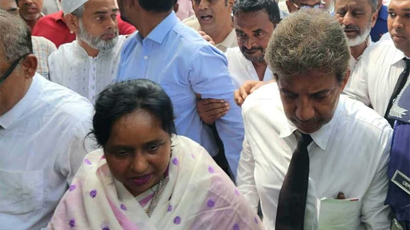 আদালতে কার্যক্রম নিষিদ্ধ সংগঠনের পক্ষে স্লোগান, আইভীর আইনজীবীসহ গ্রেফতার ৩ আদালতে কার্যক্রম নিষিদ্ধ সংগঠনের পক্ষে স্লোগান, আইভীর আইনজীবীসহ গ্রেফতার ৩