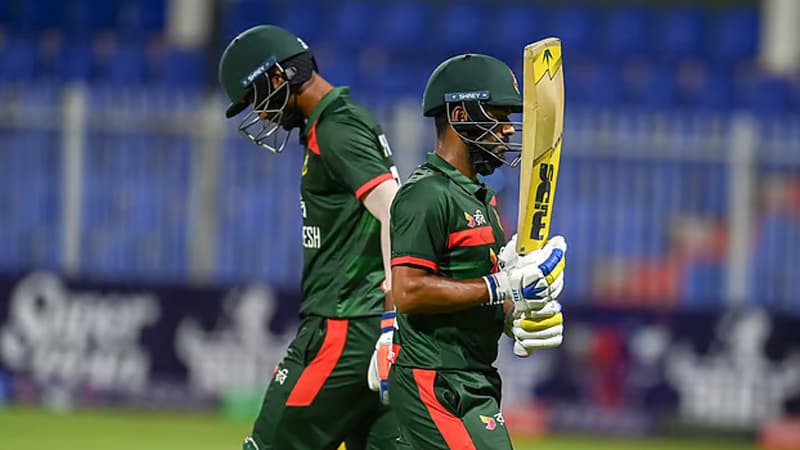 বাংলাদেশের ব্যাটিং দুর্বলতা নিয়ে ইমরুলের ক্ষোভ বাংলাদেশের ব্যাটিং দুর্বলতা নিয়ে ইমরুলের ক্ষোভ