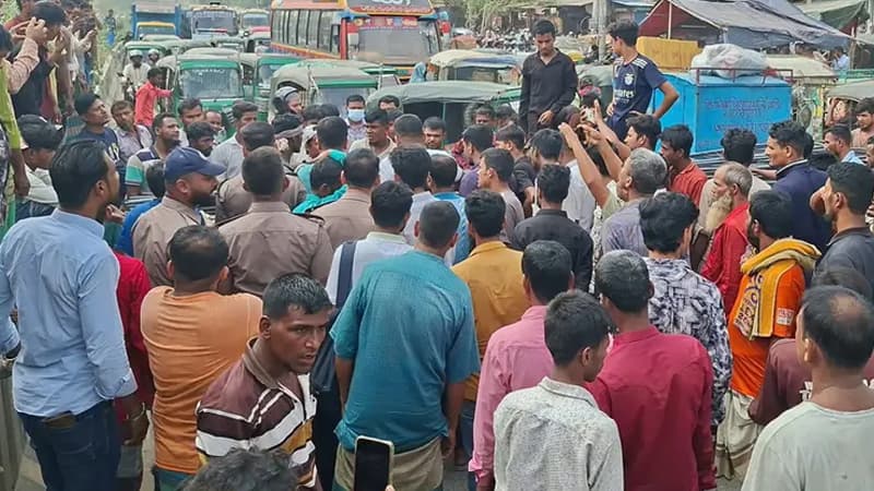 বছিলায় এক ঘণ্টা রাস্তা আটকে রাখেন অটোরিকশা চালকরা বছিলায় এক ঘণ্টা রাস্তা আটকে রাখেন অটোরিকশা চালকরা