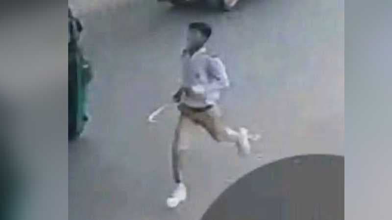 শাসন করায় শিক্ষককে গাছের ডাল দিয়ে পিটিয়ে আহত, স্কুলছাত্র বহিষ্কার শাসন করায় শিক্ষককে গাছের ডাল দিয়ে পিটিয়ে আহত, স্কুলছাত্র বহিষ্কার