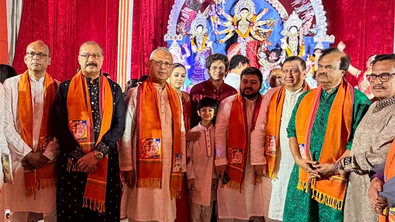 বারিধারা ডিওএইচএস পূজামণ্ডপ পরিদর্শন করলেন প্রধানমন্ত্রীর বিশেষ সহকারী বিজন কান্তি বারিধারা ডিওএইচএস পূজামণ্ডপ পরিদর্শন করলেন প্রধানমন্ত্রীর বিশেষ সহকারী বিজন কান্তি