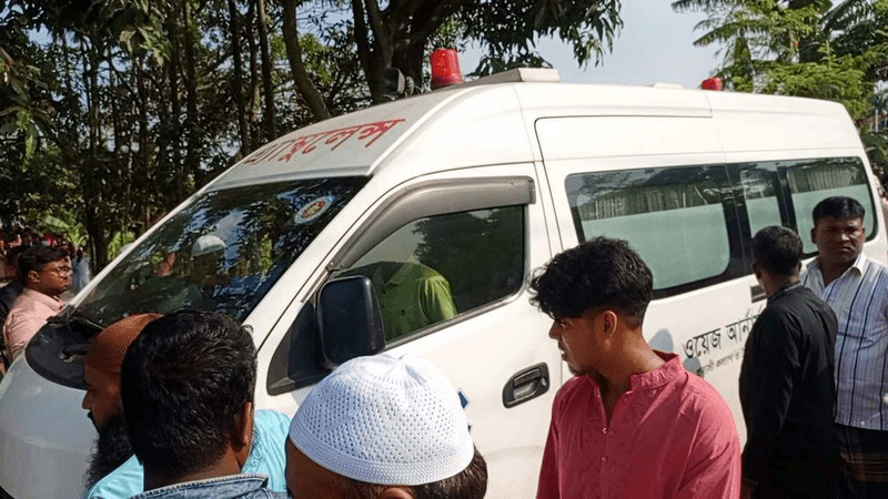 সৌদিতে ক্ষেপণাস্ত্র হামলায় নিহত সাহেদের মরদেহ পৌঁছাল গ্রামে সৌদিতে ক্ষেপণাস্ত্র হামলায় নিহত সাহেদের মরদেহ পৌঁছাল গ্রামে