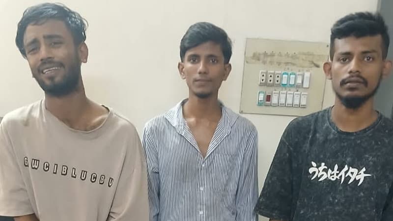 আসাদগেটে ছিনতাইয়ের প্রস্তুতিকালে গ্রেফতার ৩ আসাদগেটে ছিনতাইয়ের প্রস্তুতিকালে গ্রেফতার ৩