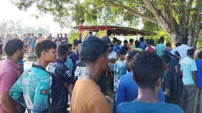 জয়পুরহাটে ভ্যানচালকের রক্তাক্ত মরদেহ উদ্ধার জয়পুরহাটে ভ্যানচালকের রক্তাক্ত মরদেহ উদ্ধার