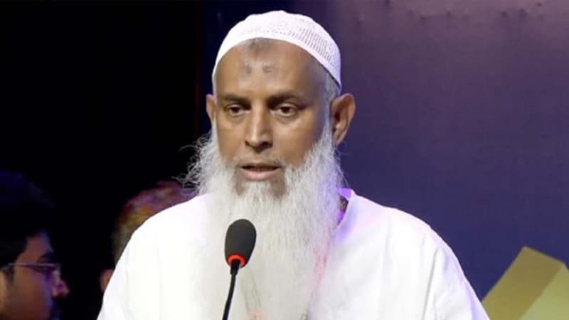 রিয়াদে বিমানবন্দরে হামলার নিন্দা ধর্মমন্ত্রীর, আহতদের খোঁজ নিলেন রিয়াদে বিমানবন্দরে হামলার নিন্দা ধর্মমন্ত্রীর, আহতদের খোঁজ নিলেন
