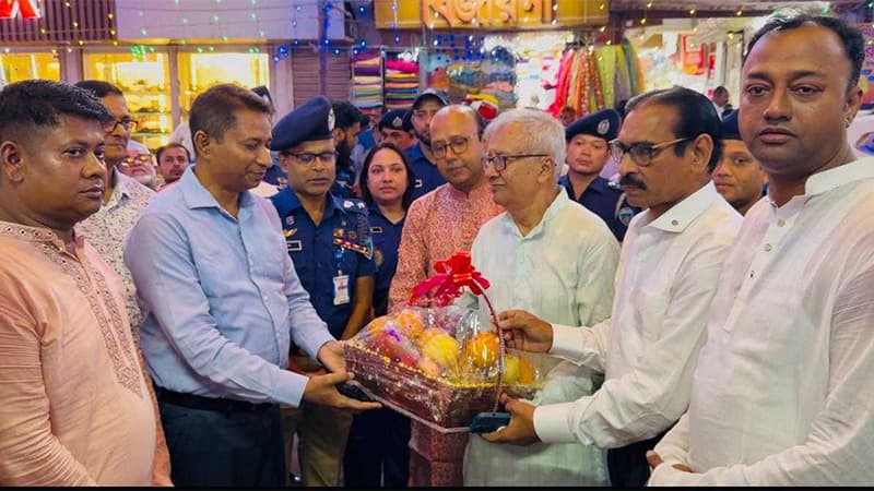 চাঁদপুরের পূজামণ্ডপ পরিদর্শন করেছেন চট্টগ্রাম রেঞ্জের ডিআইজি চাঁদপুরের পূজামণ্ডপ পরিদর্শন করেছেন চট্টগ্রাম রেঞ্জের ডিআইজি