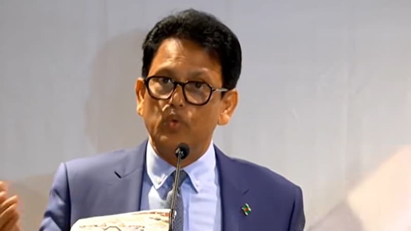 প্রশ্নফাঁসসহ বহু সমস্যা পেছনে ফেলে এগিয়ে যাওয়ার পরিকল্পনা করেছি: শিক্ষামন্ত্রী প্রশ্নফাঁসসহ বহু সমস্যা পেছনে ফেলে এগিয়ে যাওয়ার পরিকল্পনা করেছি: শিক্ষামন্ত্রী