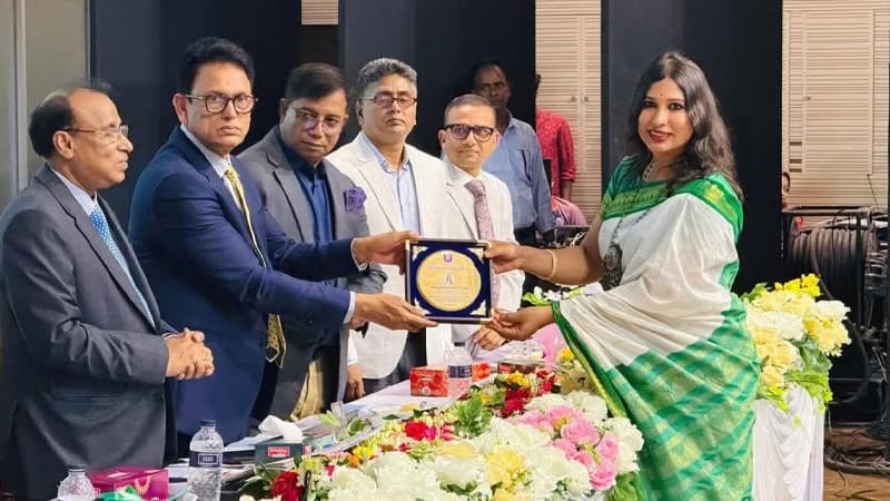 তৃতীয় লিঙ্গের মানুষকে বোঝাতে অনিচ্ছাকৃতভাবে ‘ট্রান্সজেন্ডার’ শব্দ ব্যবহার করেছিলাম: শিক্ষামন্ত্রী তৃতীয় লিঙ্গের মানুষকে বোঝাতে অনিচ্ছাকৃতভাবে ‘ট্রান্সজেন্ডার’ শব্দ ব্যবহার করেছিলাম: শিক্ষামন্ত্রী