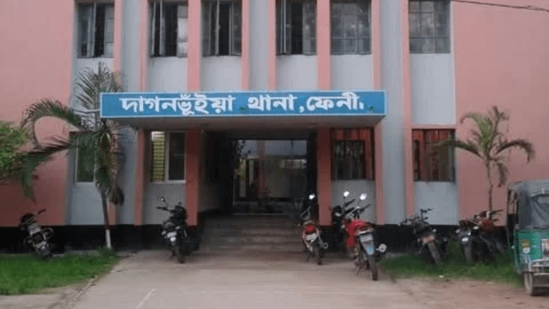 ফেনীতে মেয়ের বটির কোপে মায়ের মৃত্যু, আটক ১ ফেনীতে মেয়ের বটির কোপে মায়ের মৃত্যু, আটক ১