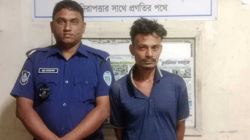 ৪ বছরের সাজা এড়াতে ভারতে পালিয়ে ছিলেন ৮ বছর, অবশেষে গ্রেফতার ৪ বছরের সাজা এড়াতে ভারতে পালিয়ে ছিলেন ৮ বছর, অবশেষে গ্রেফতার
