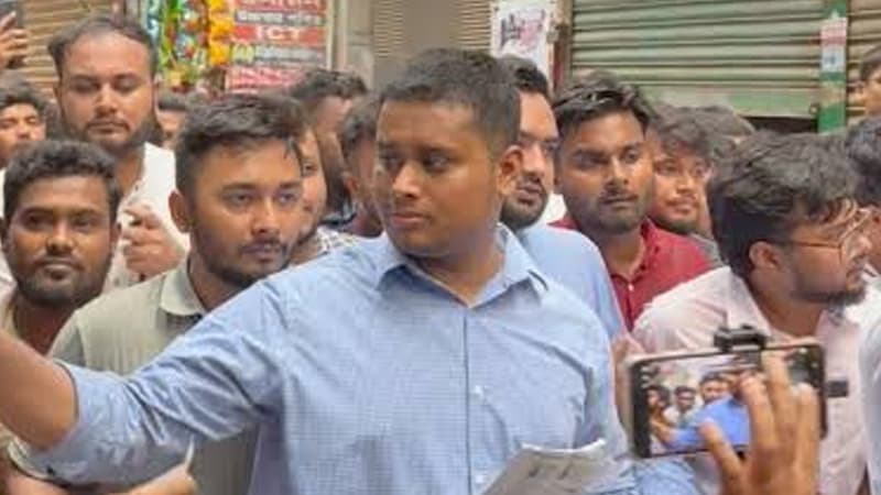 অদক্ষ আইজিপির অপসারণ চাই: হাসনাত অদক্ষ আইজিপির অপসারণ চাই: হাসনাত
