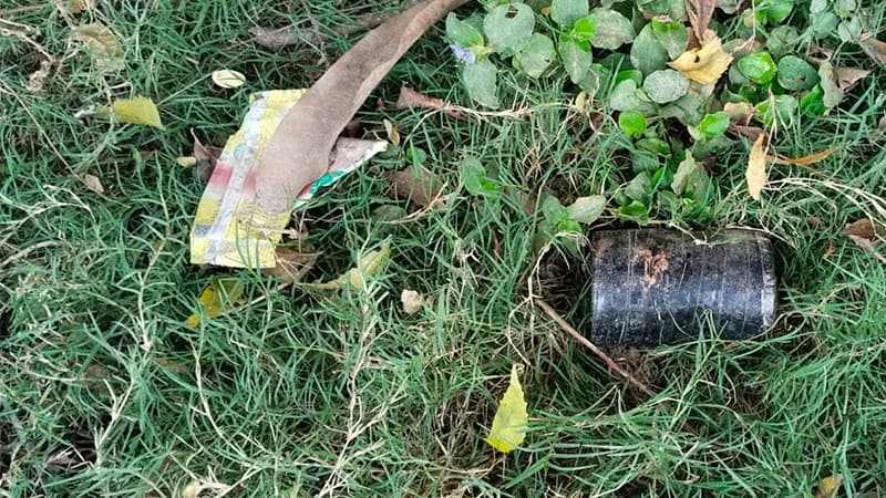 চাঁপাইনবাবগঞ্জে পরিত্যক্ত অবস্থায় ৭টি হাতবোমা উদ্ধার চাঁপাইনবাবগঞ্জে পরিত্যক্ত অবস্থায় ৭টি হাতবোমা উদ্ধার