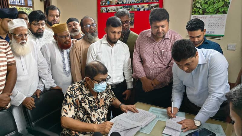 কুমিল্লায় হাসপাতাল পরিদর্শনে স্বাস্থ্যমন্ত্রী, ৫ চিকিৎসকের বিরুদ্ধে ব্যবস্থার নির্দেশ কুমিল্লায় হাসপাতাল পরিদর্শনে স্বাস্থ্যমন্ত্রী, ৫ চিকিৎসকের বিরুদ্ধে ব্যবস্থার নির্দেশ