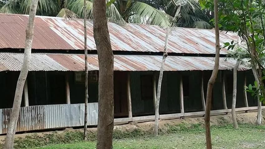 ৮ শিক্ষকের কলেজে পাস করতে পারেননি একমাত্র পরীক্ষার্থীও ৮ শিক্ষকের কলেজে পাস করতে পারেননি একমাত্র পরীক্ষার্থীও
