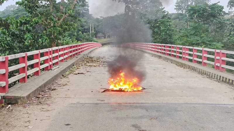 সাজেকে ফের অনির্দিষ্টকালে অবরোধ সাজেকে ফের অনির্দিষ্টকালে অবরোধ