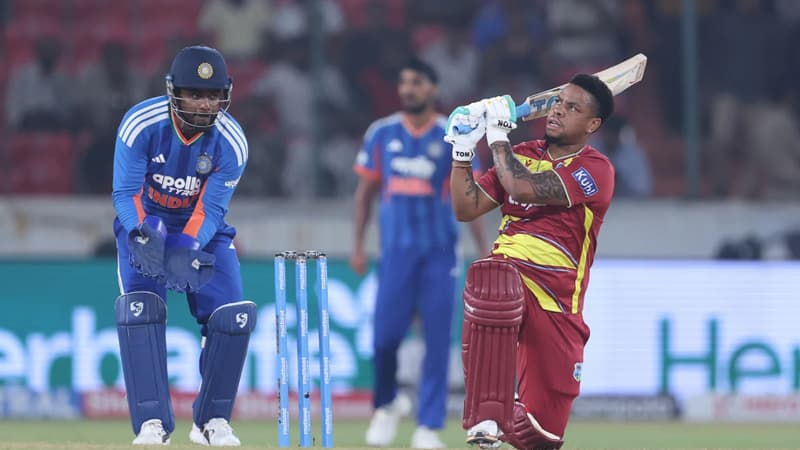 হোপের সেঞ্চুরি ও পলের ফাইফারে সমতায় উইন্ডিজ হোপের সেঞ্চুরি ও পলের ফাইফারে সমতায় উইন্ডিজ