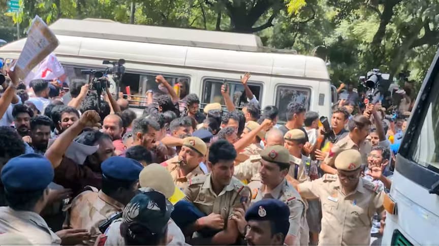 দিল্লির যন্তর মন্তরে বিক্ষোভে নিষেধাজ্ঞা দিল্লির যন্তর মন্তরে বিক্ষোভে নিষেধাজ্ঞা