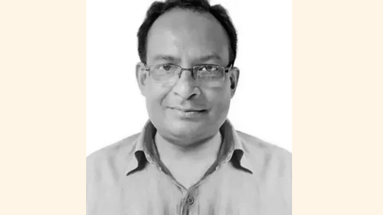 সিনিয়র সাংবাদিক আমির খসরুর মৃত্যুতে প্রধানমন্ত্রীর শোক সিনিয়র সাংবাদিক আমির খসরুর মৃত্যুতে প্রধানমন্ত্রীর শোক