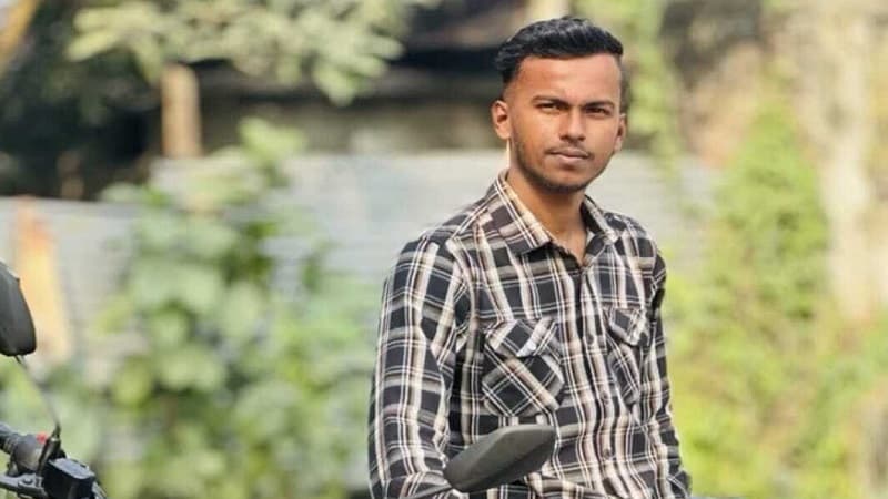 মাদারীপুরে যুবক হত্যা: ককটেল ফাটিয়ে অর্ধশত ঘরে ভাঙচুর-অগ্নিসংযোগের অভিযোগ মাদারীপুরে যুবক হত্যা: ককটেল ফাটিয়ে অর্ধশত ঘরে ভাঙচুর-অগ্নিসংযোগের অভিযোগ