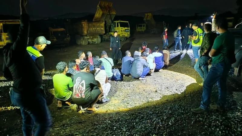 মালয়েশিয়ার লোহার খনিতে অভিযান, ১৬ বাংলাদেশিসহ আটক ৩০ মালয়েশিয়ার লোহার খনিতে অভিযান, ১৬ বাংলাদেশিসহ আটক ৩০
