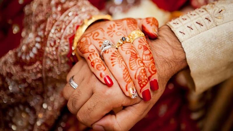 বিয়ে মেনে না নেয়ায় একসঙ্গে গ্যাস ট্যাবলেট সেবন, নবদম্পতির মৃত্যু বিয়ে মেনে না নেয়ায় একসঙ্গে গ্যাস ট্যাবলেট সেবন, নবদম্পতির মৃত্যু