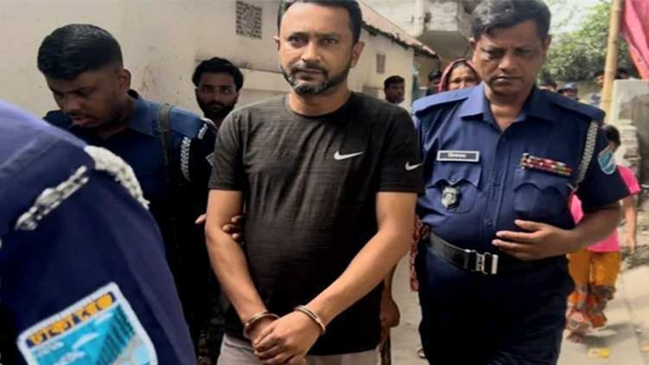 মিরপুরের স্বেচ্ছাসেবকলীগ নেতা নারায়ণগঞ্জে গ্রেফতার মিরপুরের স্বেচ্ছাসেবকলীগ নেতা নারায়ণগঞ্জে গ্রেফতার