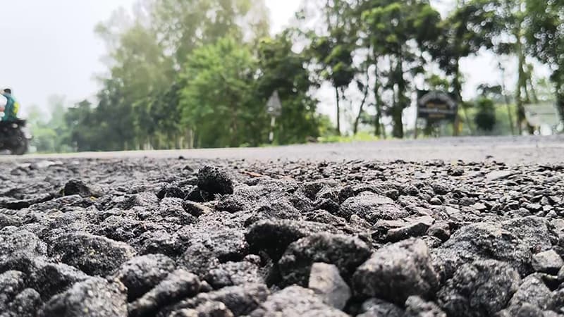 সংস্কারের ছয় মাসেই মহাসড়কে ১০ মিটার ধস, দায় কার? সংস্কারের ছয় মাসেই মহাসড়কে ১০ মিটার ধস, দায় কার?