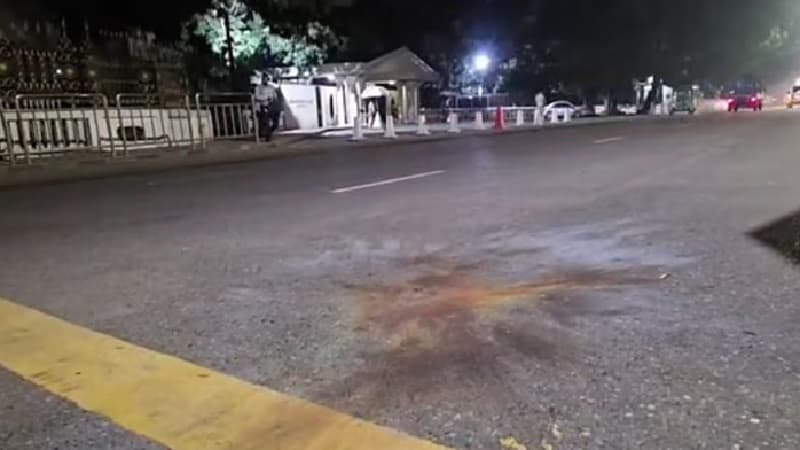 প্রধানমন্ত্রীর কার্যালয়ের সামনে ককটেল বিস্ফোরণ, ৩ জনের রিমান্ড প্রধানমন্ত্রীর কার্যালয়ের সামনে ককটেল বিস্ফোরণ, ৩ জনের রিমান্ড