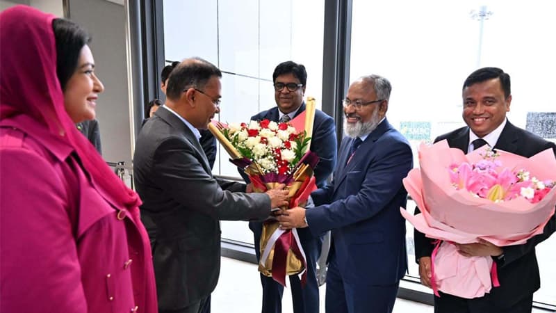 জাপান পৌঁছেছেন প্রধানমন্ত্রী জাপান পৌঁছেছেন প্রধানমন্ত্রী