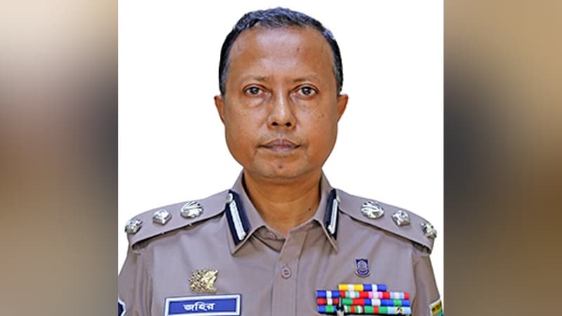 ভাড়া দেয়া বাসা থেকে মাদকসহ আটক ৮৪, অতিরিক্ত ডিআইজি ওএসডি ভাড়া দেয়া বাসা থেকে মাদকসহ আটক ৮৪, অতিরিক্ত ডিআইজি ওএসডি