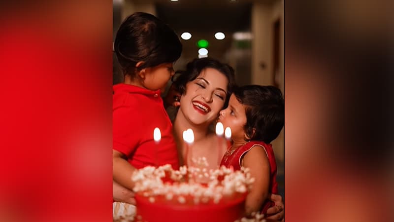 পারিবারিক আবহে সন্তানদের নিয়ে নিজের জন্মদিন উদ্যাপন পরীমণির পারিবারিক আবহে সন্তানদের নিয়ে নিজের জন্মদিন উদ্যাপন পরীমণির