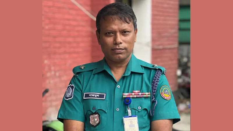 আ. লীগ নেতার জামিন কাণ্ডে রংপুরের সেই ওসিকে বদলি আ. লীগ নেতার জামিন কাণ্ডে রংপুরের সেই ওসিকে বদলি